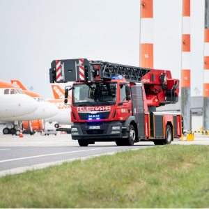 Feuerwehr Flughafen BER 1 300x300 1