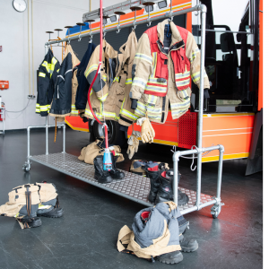 Feuerwehr Flughafen BER Ausruestung 1 300x300 1