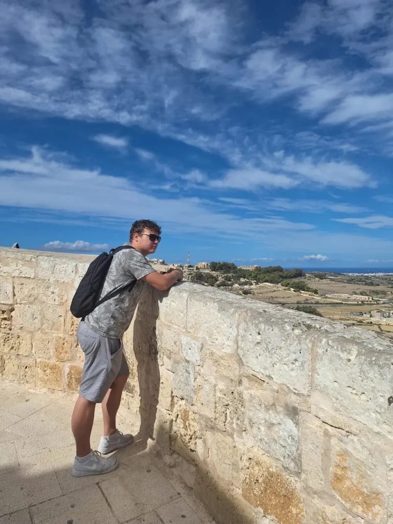 Einen weiten Blick hat Finn Zehe nicht nur über die Insel Malta, sondern auch für seine berufliche Zukunft.