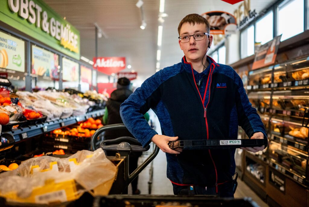 „Aldi ist mein zweites Zuhause“: Azubi Nils Blume (19) über die Ausbildung beim Discounter